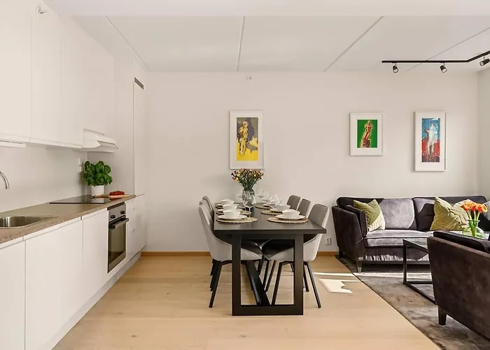 Modern Cosy Center Carl Berner *
