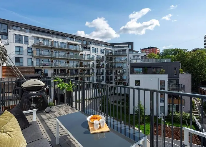 Modern Cosy Center Carl Berner